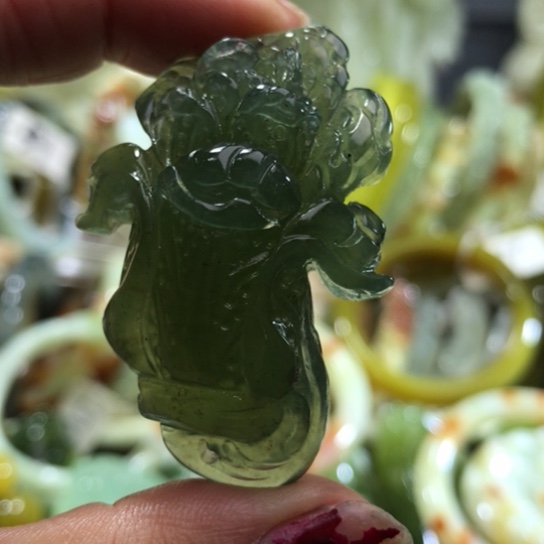 岫玉未镶嵌吊坠吊坠