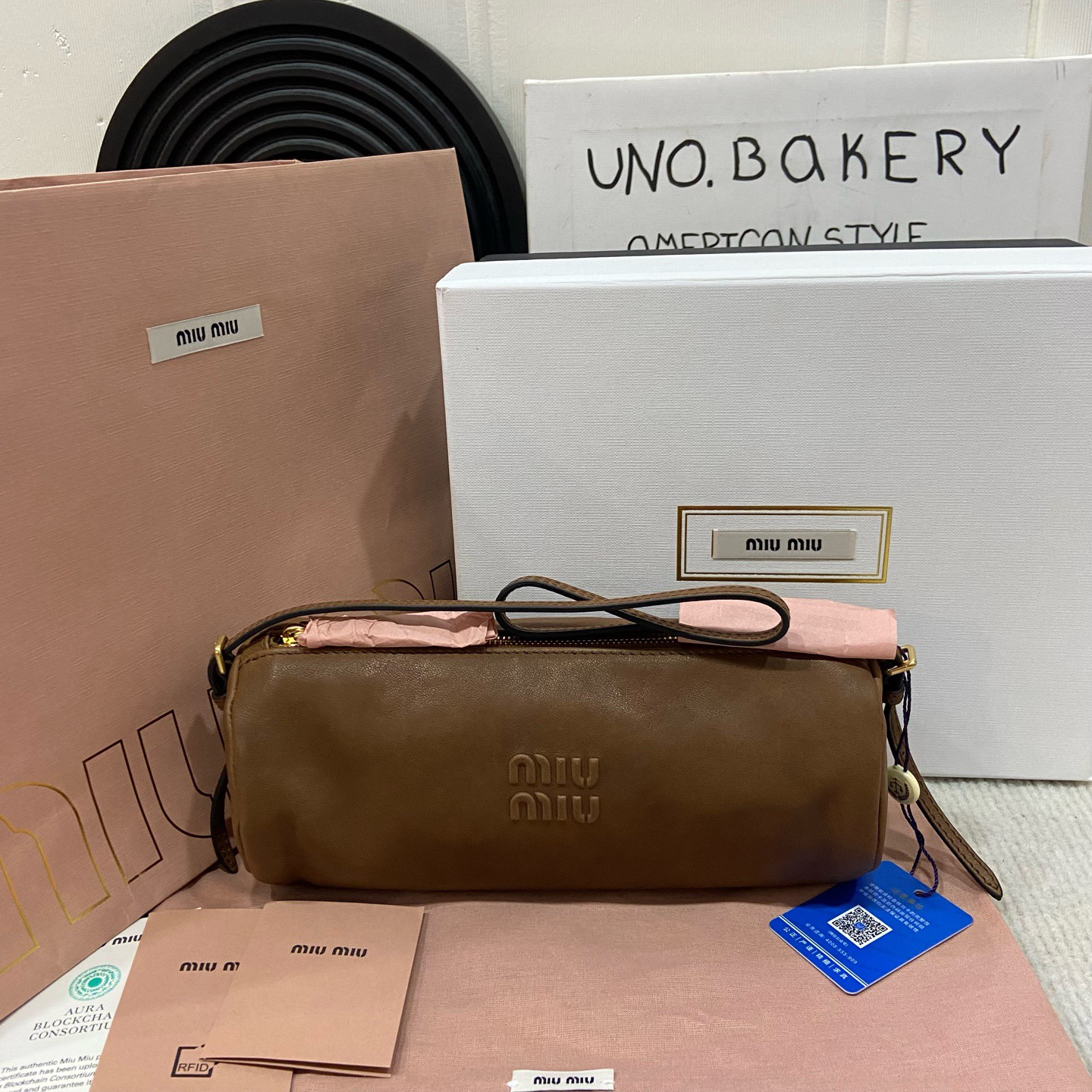 未使用 MIU MIU/缪缪 橡木棕迷你小圆筒腋下包 单肩包 