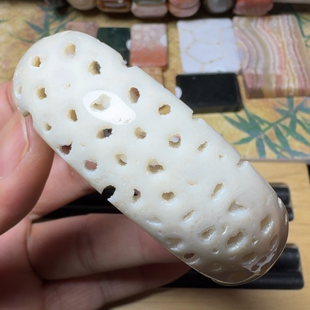 石英质玉纯天然色保真色未镶嵌56圈口