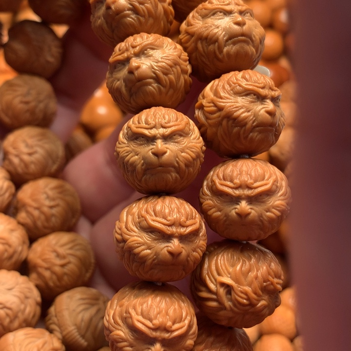 【闪购商品】猴头核桃吊坠偽***情悟空