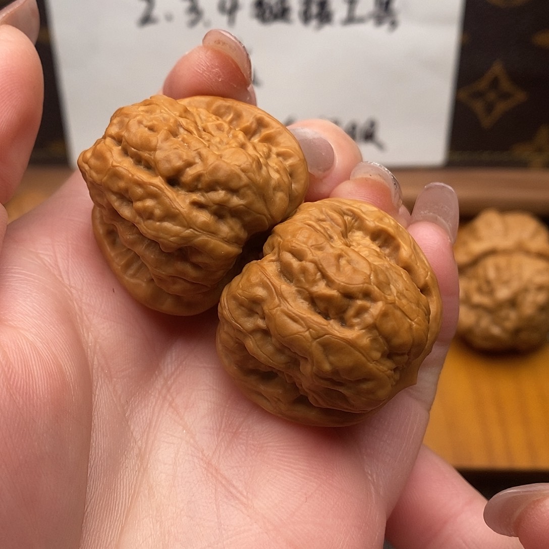文玩核桃吊坠边33左右