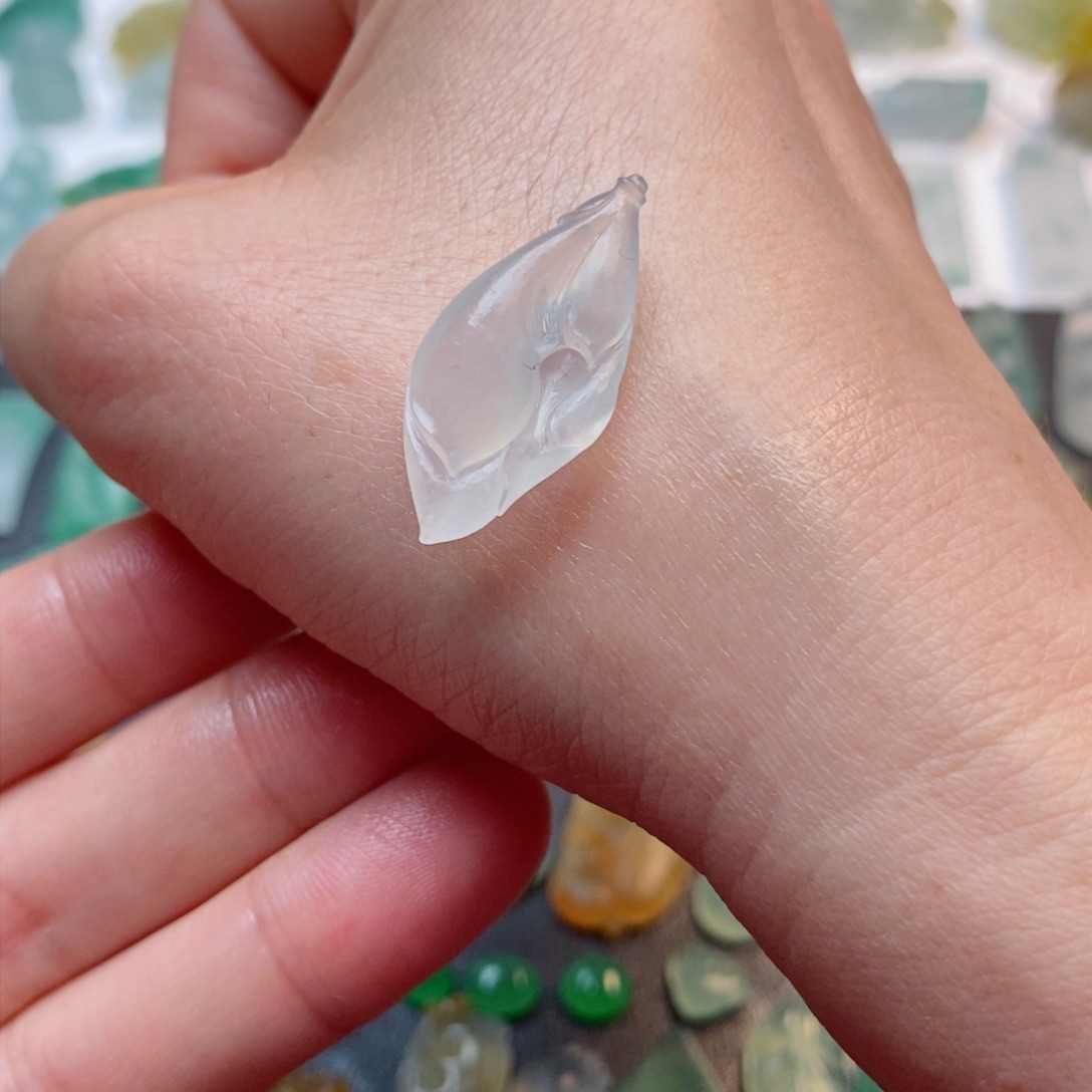 定制翡翠未镶嵌玉兰花