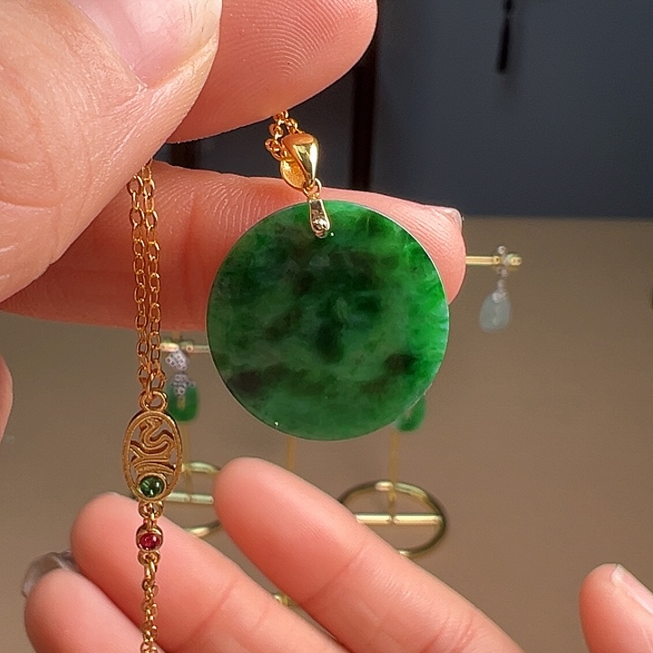 翡翠颈饰18K金镶嵌吊坠赠链