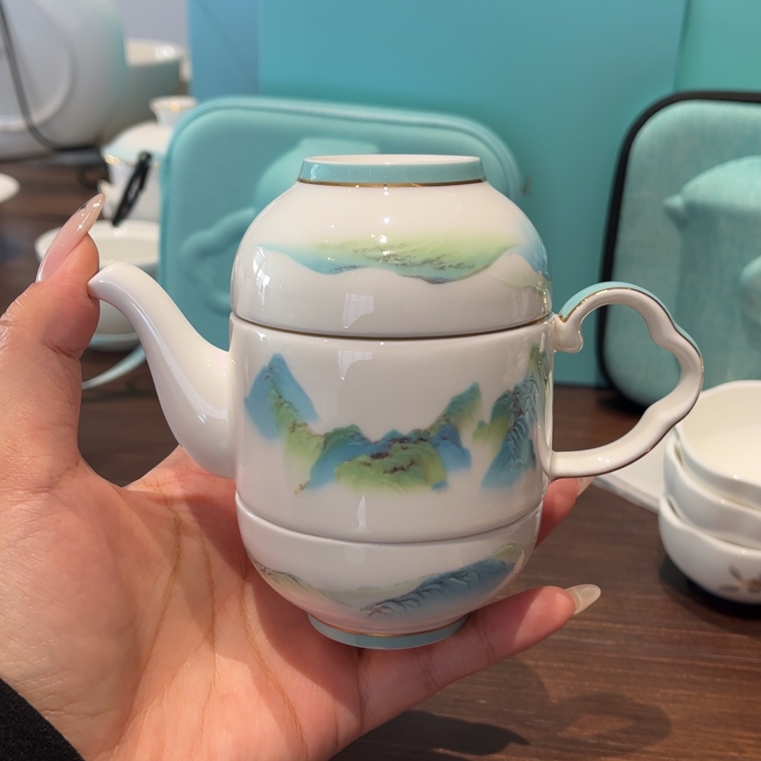 瓷片江山如画茶壶旅行