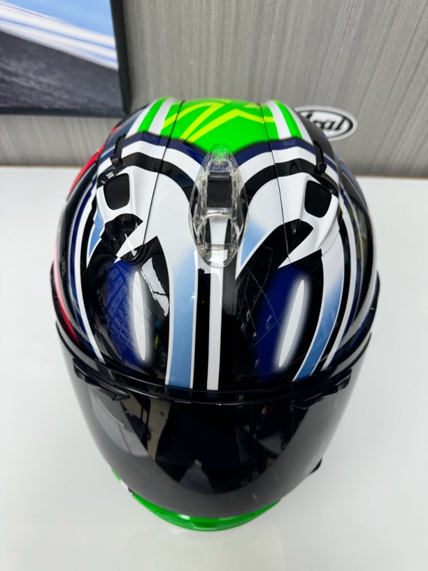 新款摩托车赛车机车赛道盔男女通用四季大码头盔65-70头围