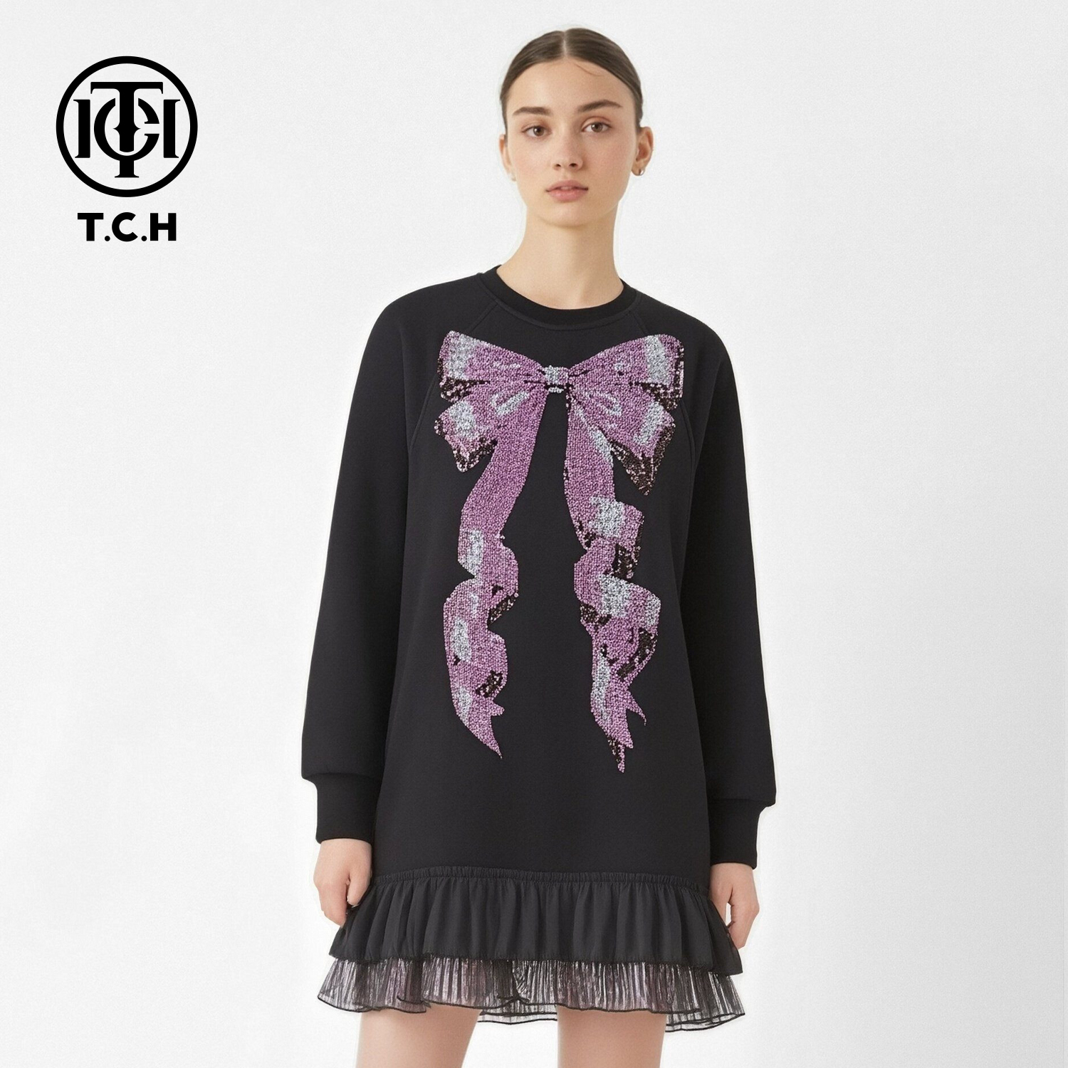 TCH甜酷粉色蝴蝶结烫钻黑纱裙摆秋冬宽松休闲连衣裙女T75D30E1048
