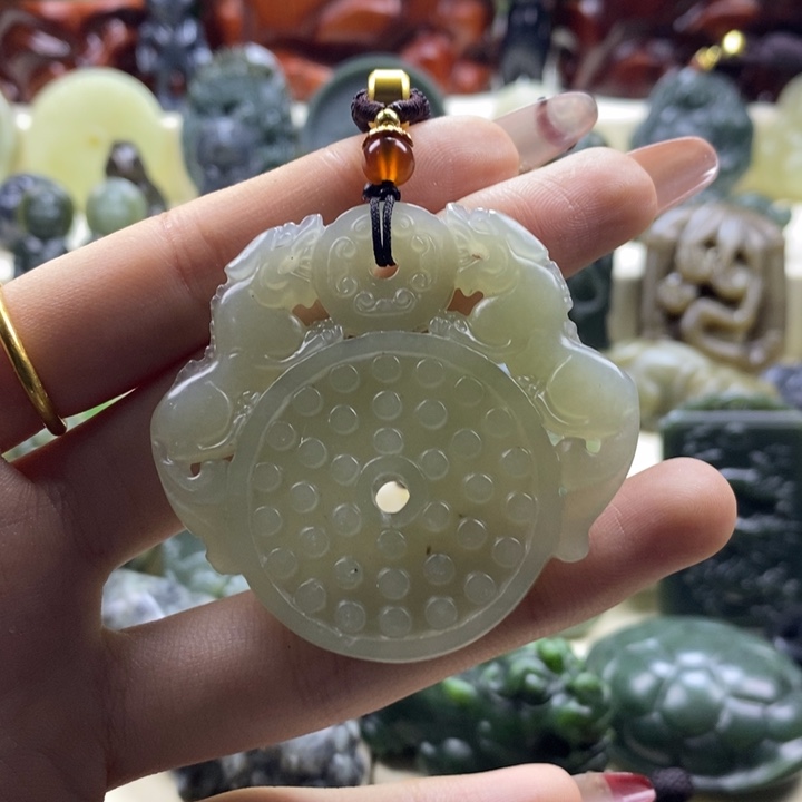 和田玉颈饰未镶嵌