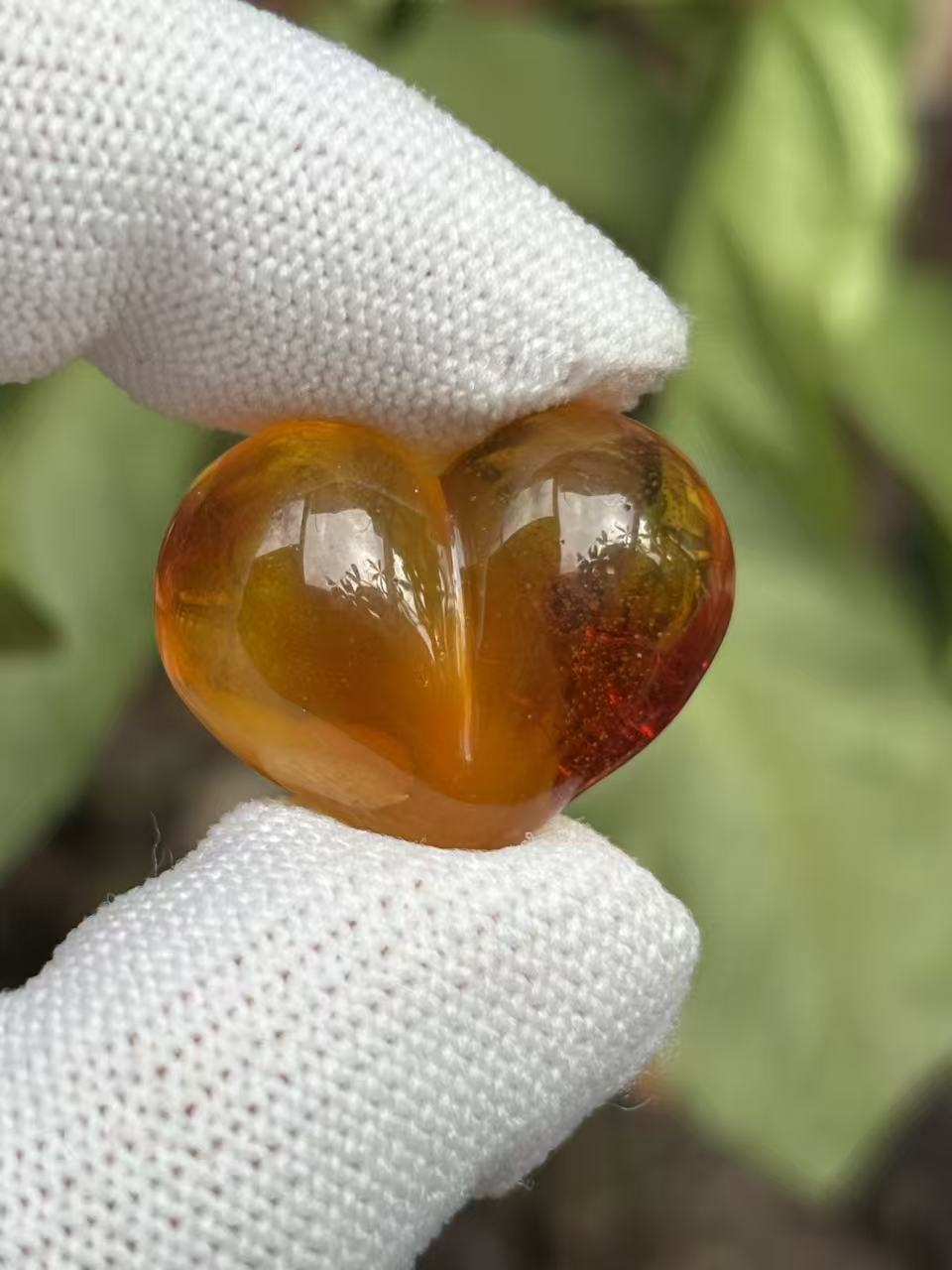 2961天然蜜蜡琥珀俏色屁桃配饰25.8x20.6x13.8mm