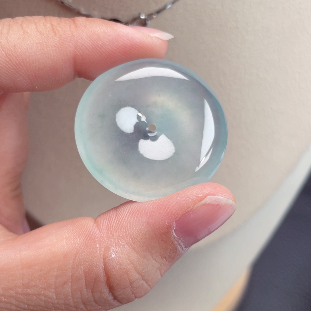 颈饰未镶嵌翡翠平安扣