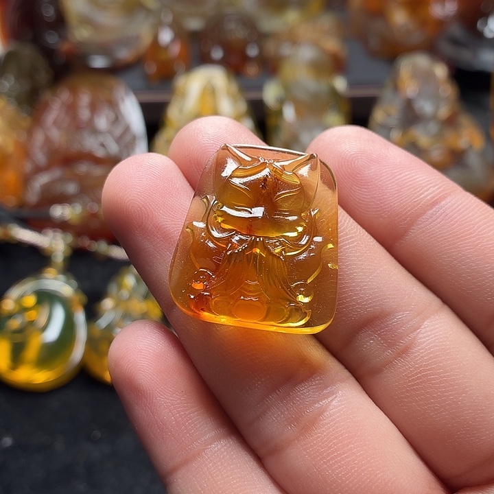 琥珀未镶嵌颈饰124