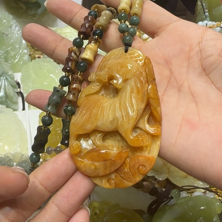 蛇纹石玉吊坠未镶嵌