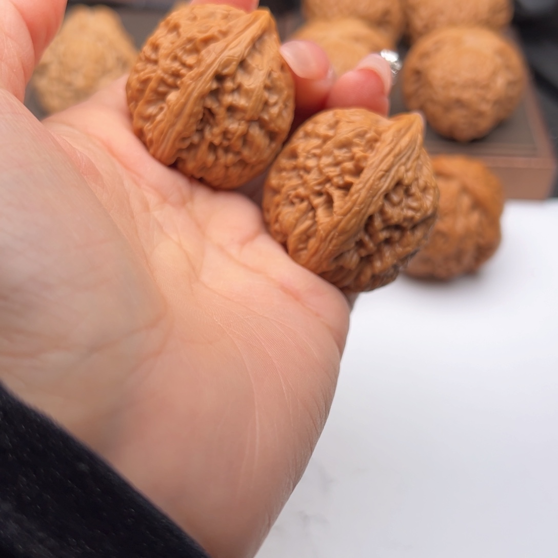 文玩核桃把件红锦鲤37