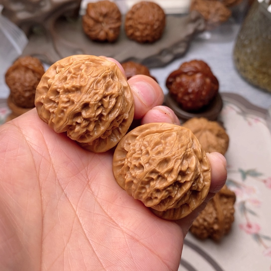 【闪购商品】文玩核桃把件宫灯