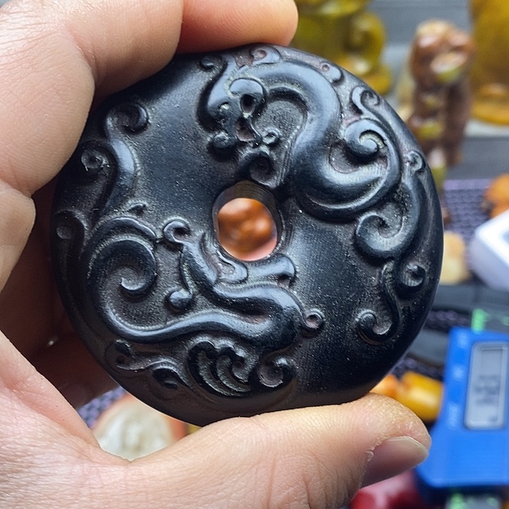 未镶嵌蛇纹石玉颈饰