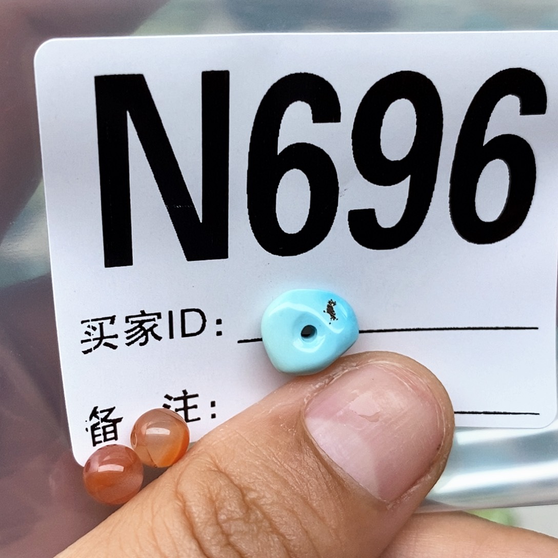 南红玛瑙配饰未镶嵌