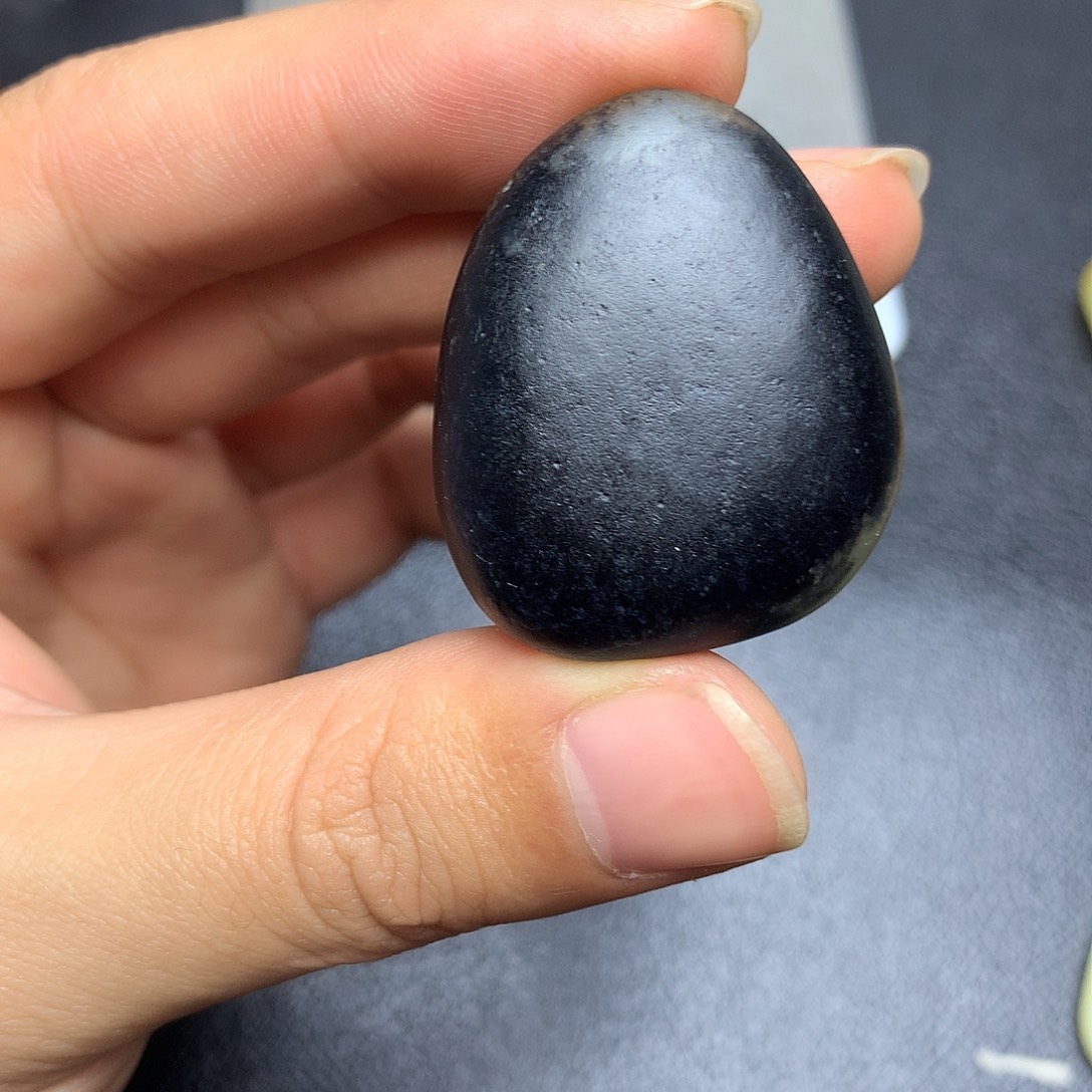 胡***)和田玉未镶嵌挂件