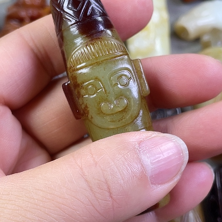 和田玉未镶嵌颈饰云*君