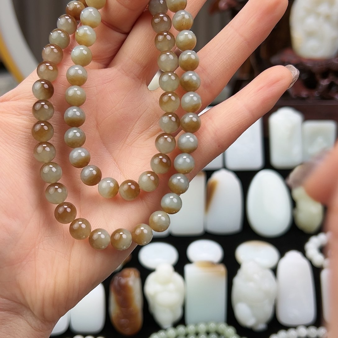 和田玉颈饰未镶嵌