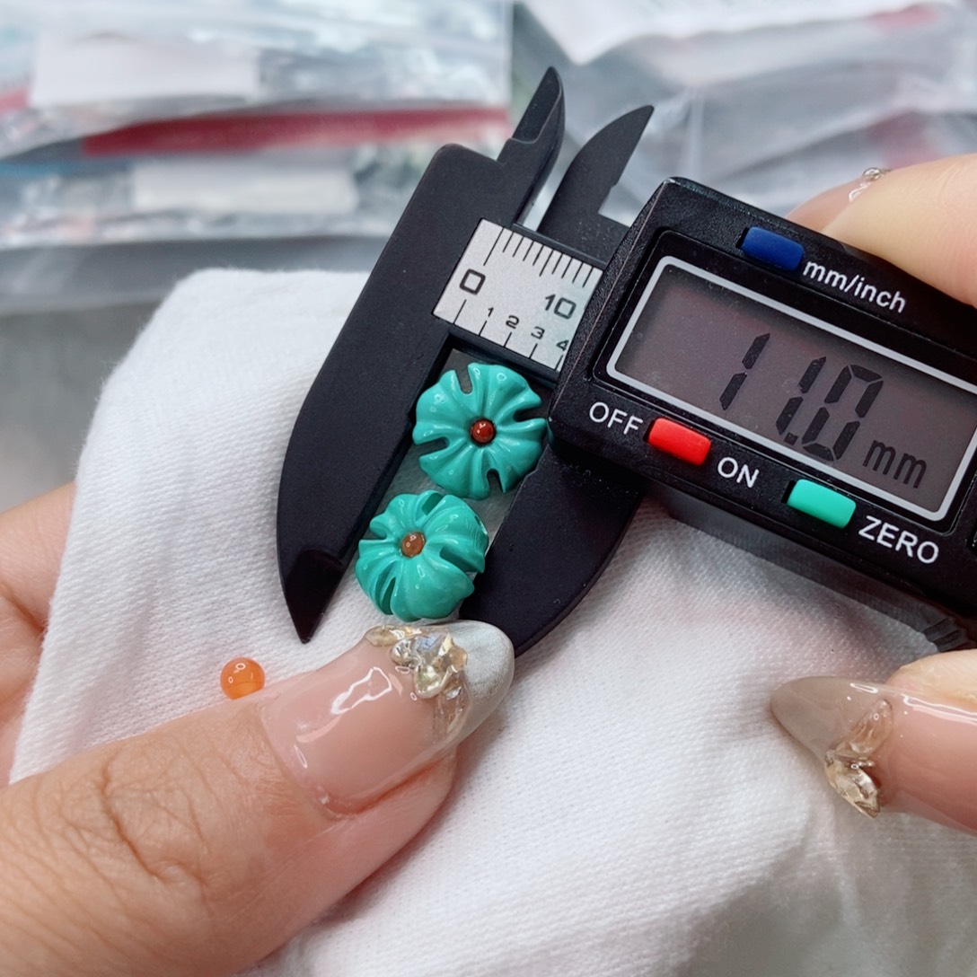 南红玛瑙未镶嵌珠宝奇石