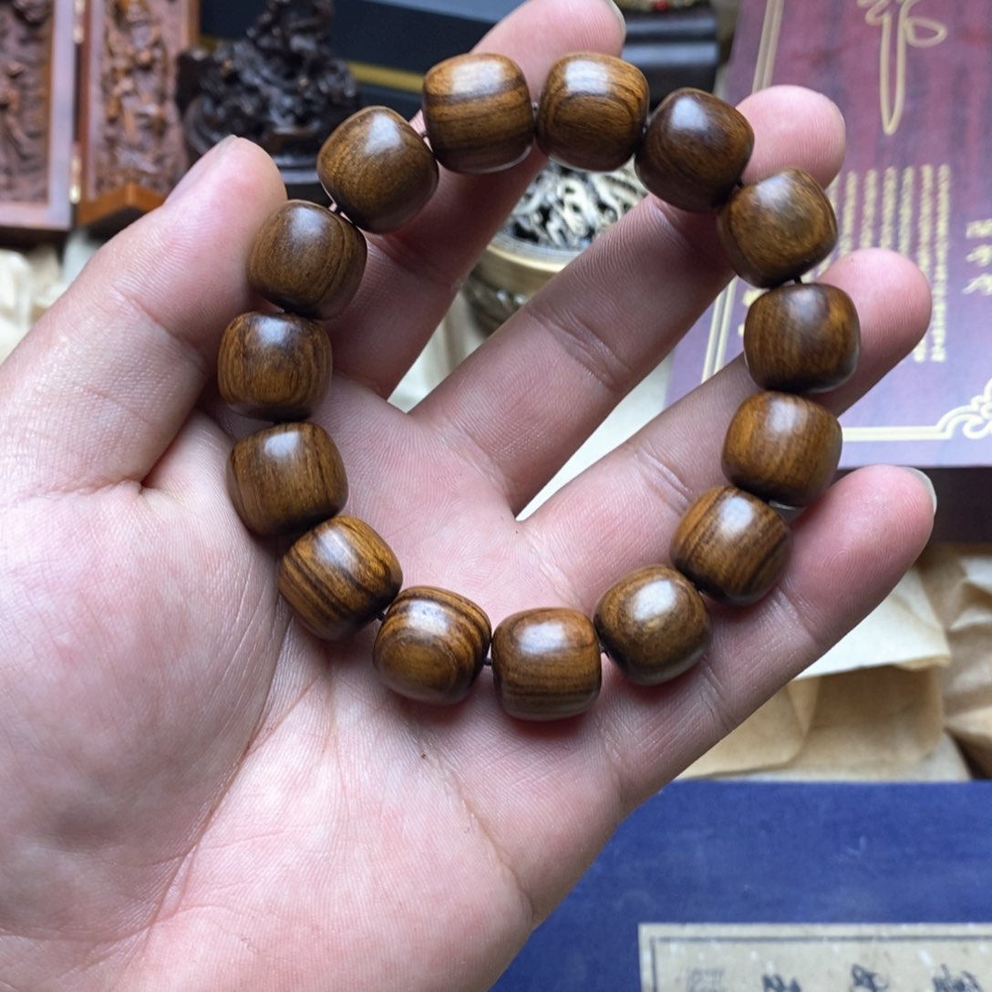 大叶紫檀（黑酸枝木类）