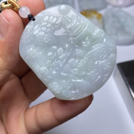 翡翠未镶嵌颈饰翡翠