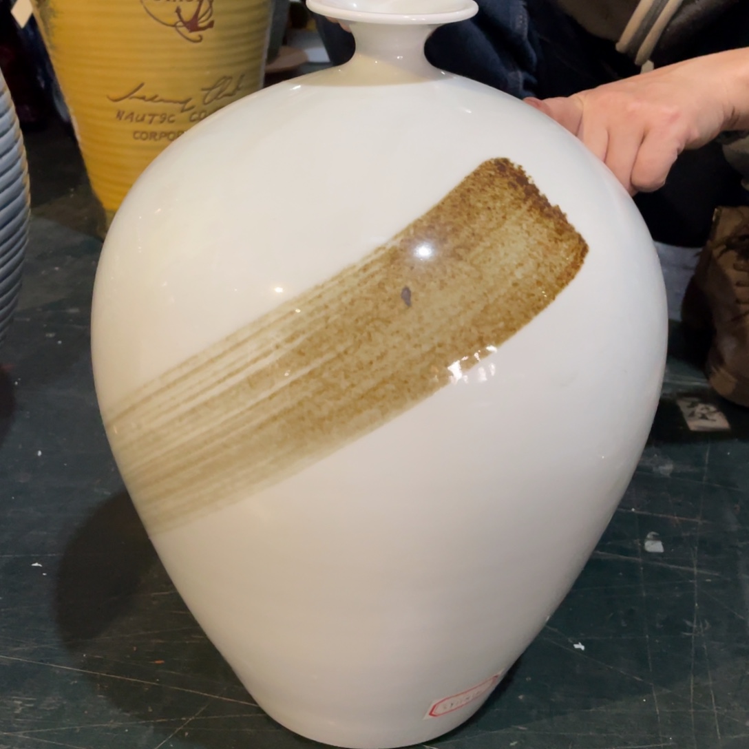 陶瓷花瓶家居摆件。