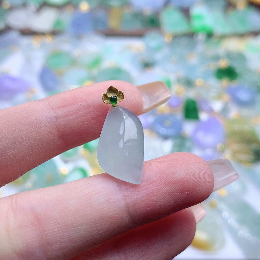 翡翠颈饰未镶嵌翡翠