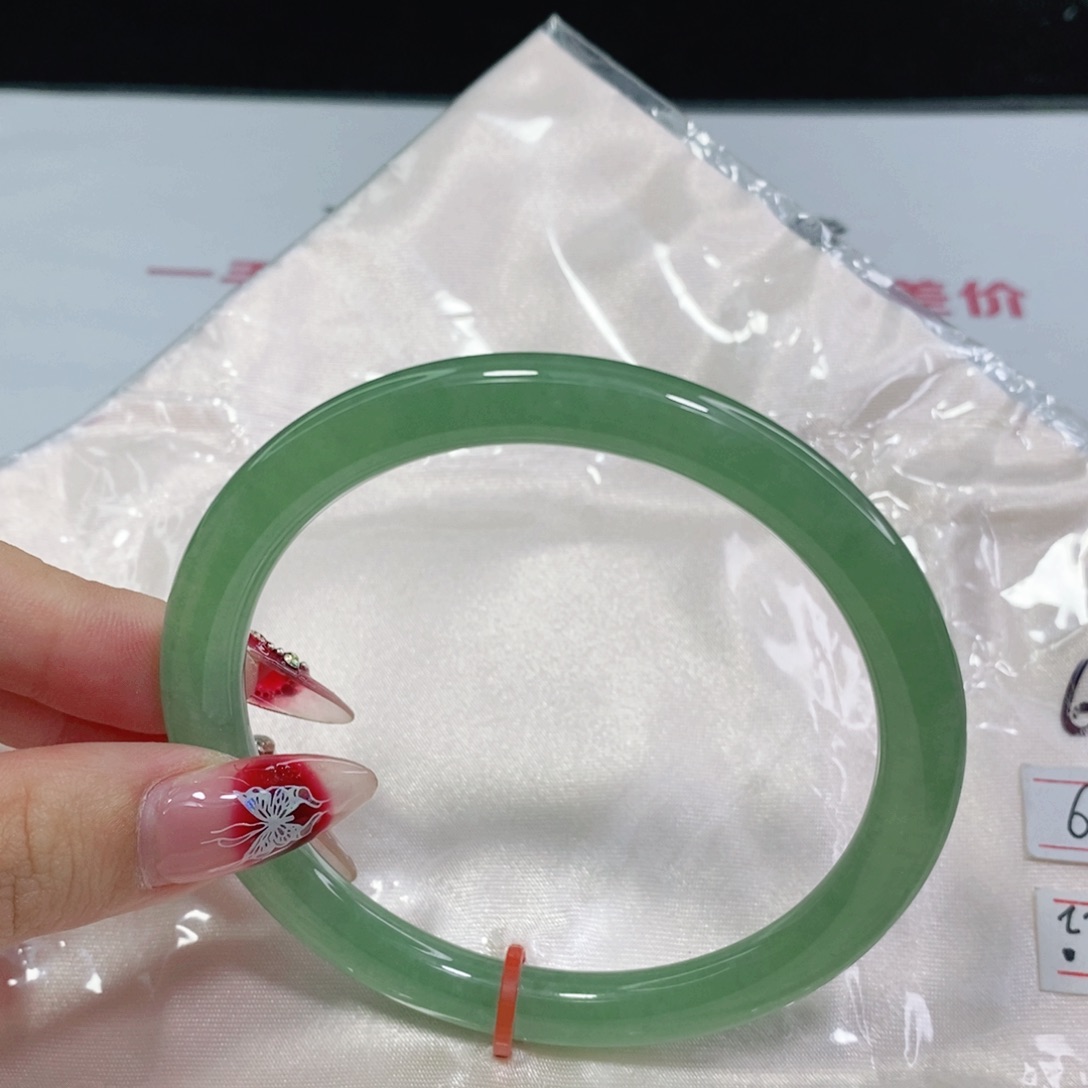 翡翠手镯未镶嵌M****g6161 6262