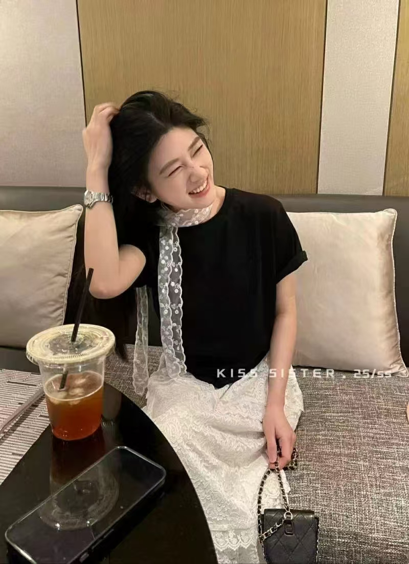 夏季2025韩系新款圆领显瘦百搭甜美短袖T恤＋配丝巾女