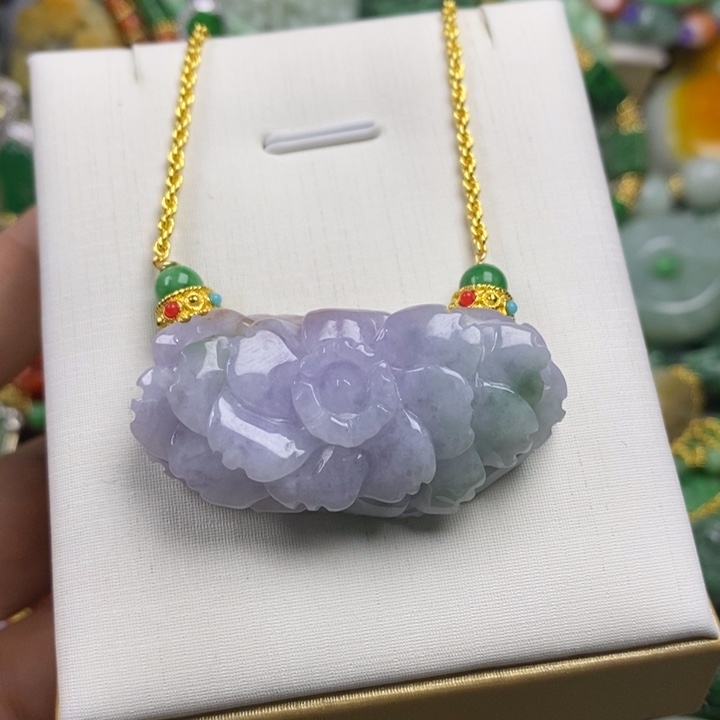 翡翠未镶嵌吊坠(赠链)