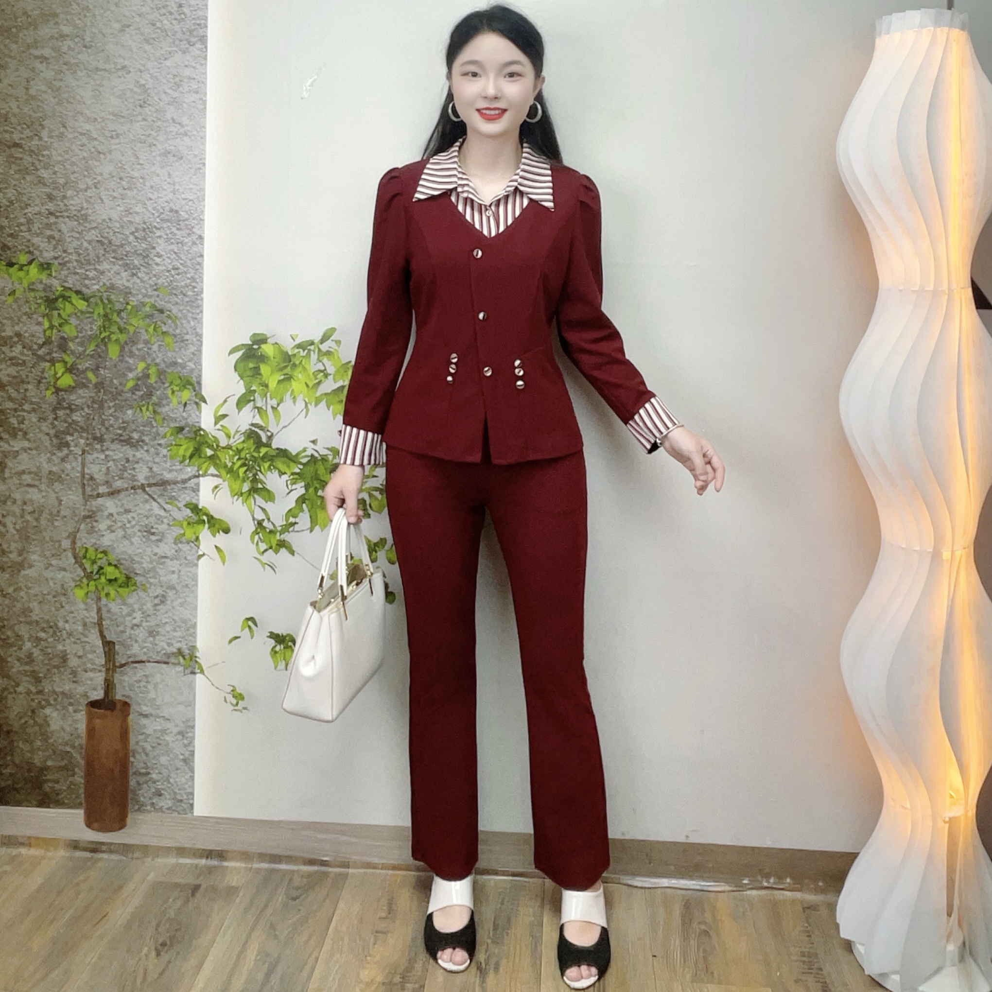 2025年秋季新款修身显瘦微喇裤洋气高级套装女