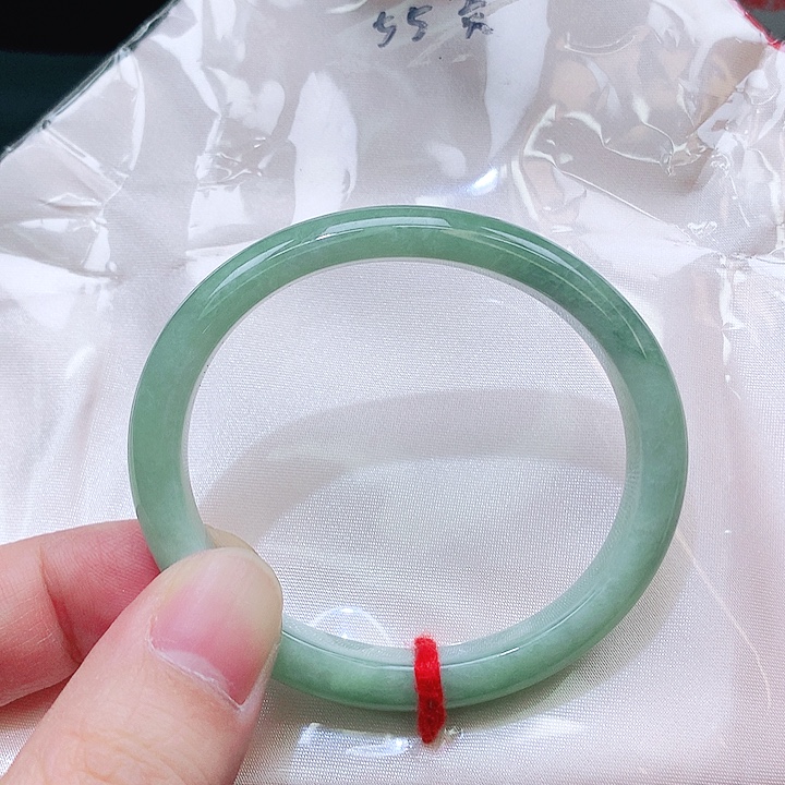 翡翠未镶嵌手镯0393