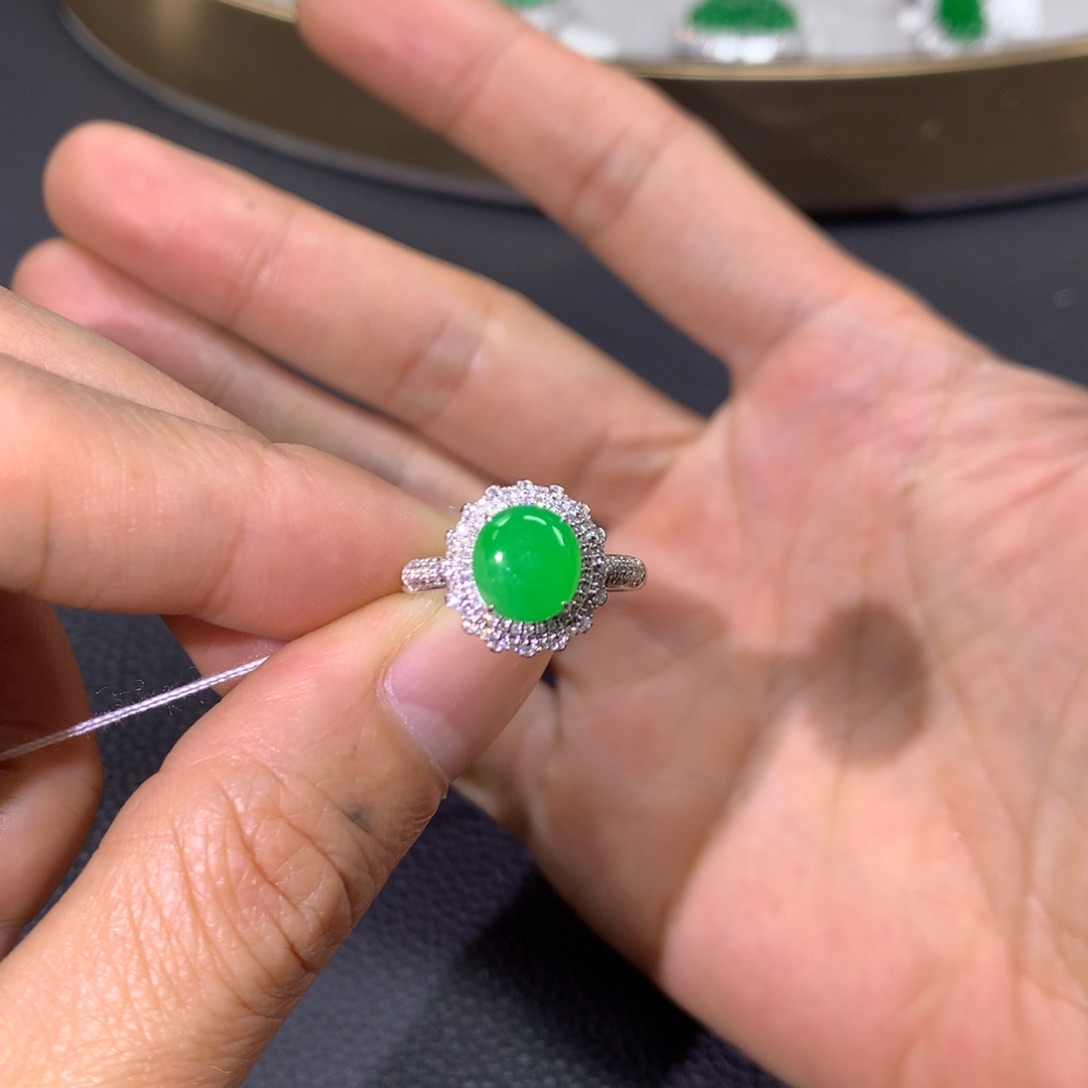 翡翠戒指18K金镶嵌…****心翡翠