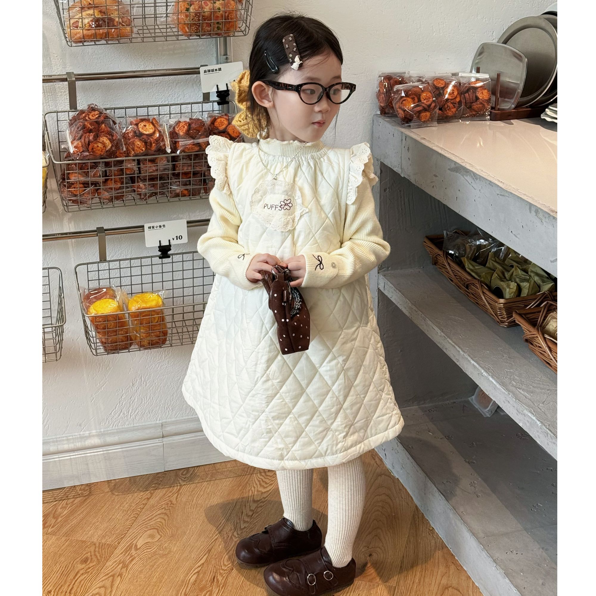 女童秋季连衣裙20225新款超好看女孩白色简约飞袖夹棉背心裙套装