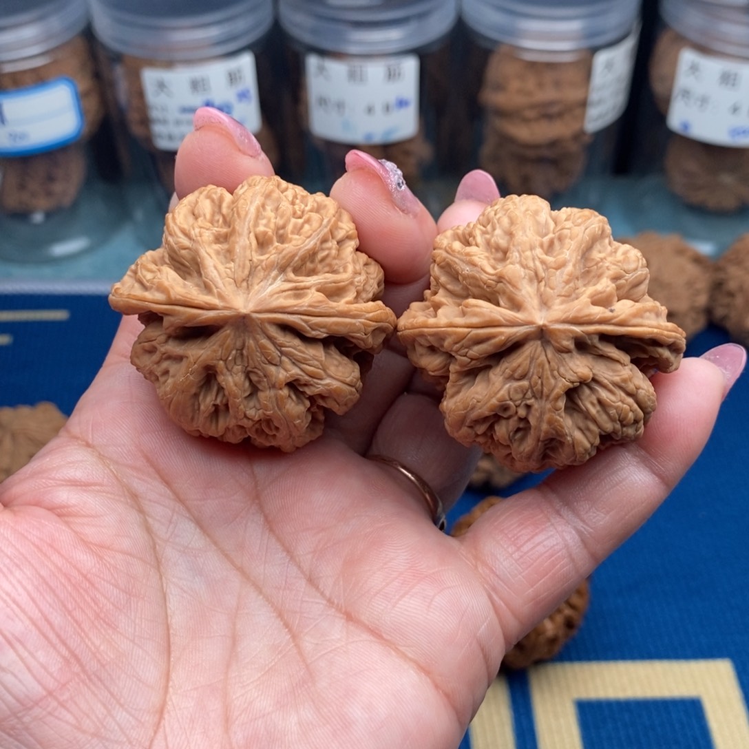 _***途文玩核桃把件粗筋43