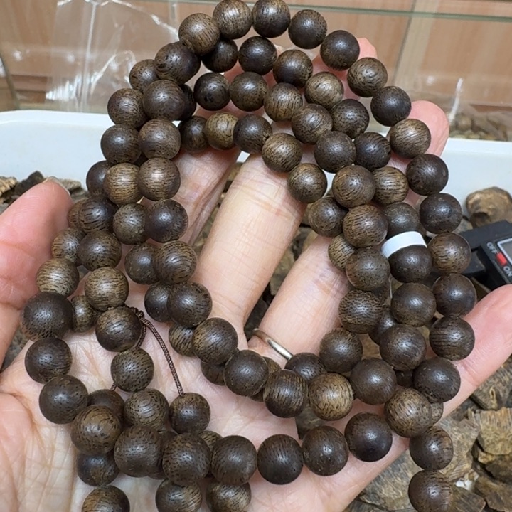 沉香手串海南莺歌绿沉浮一条