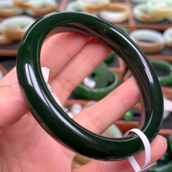 和田玉（碧玉）手镯未镶嵌60