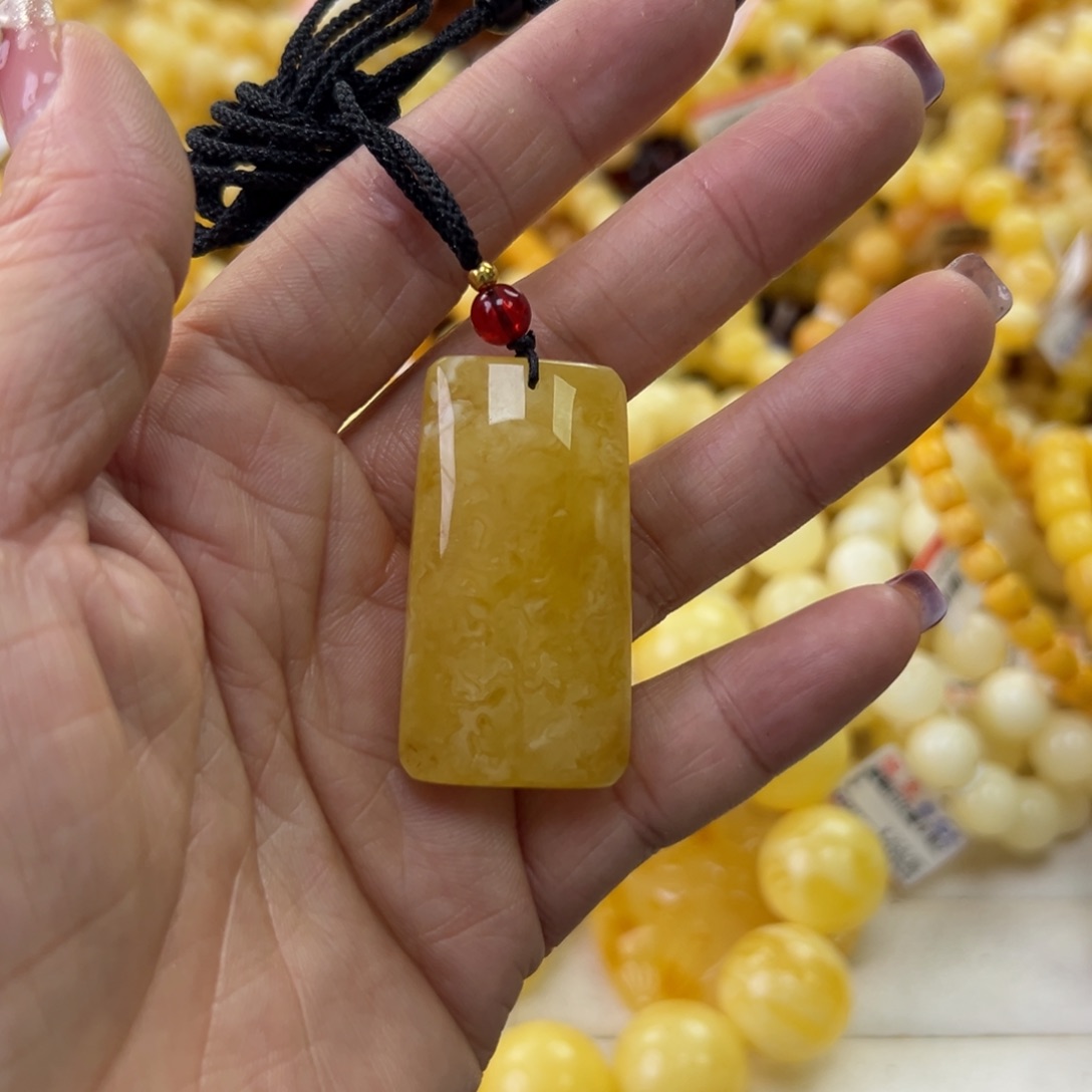 琥珀珠宝奇石未镶嵌