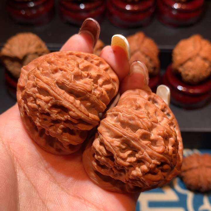 吊坠文玩核桃三角白，毕业款，43