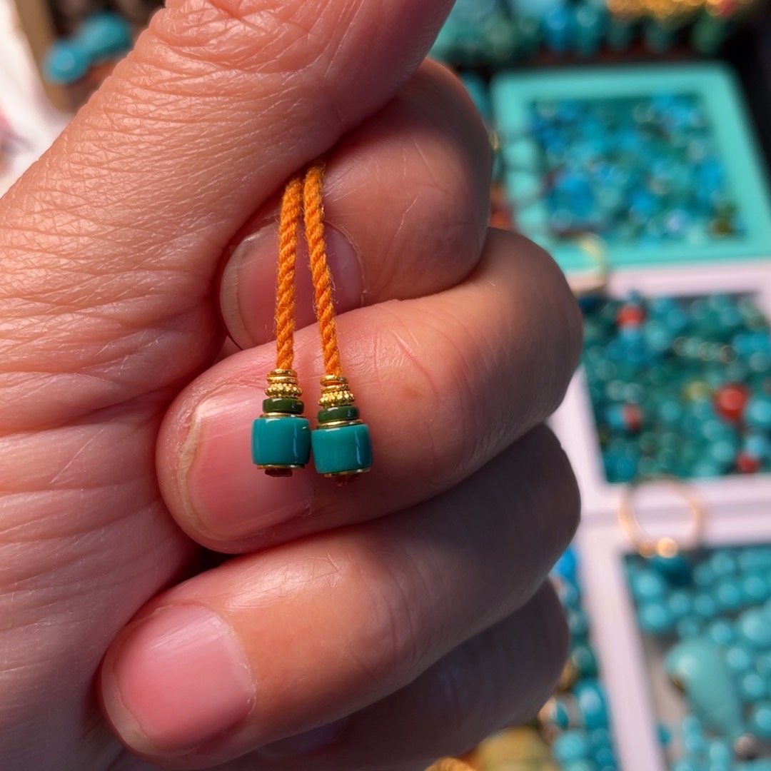 绿松石颈饰未镶嵌