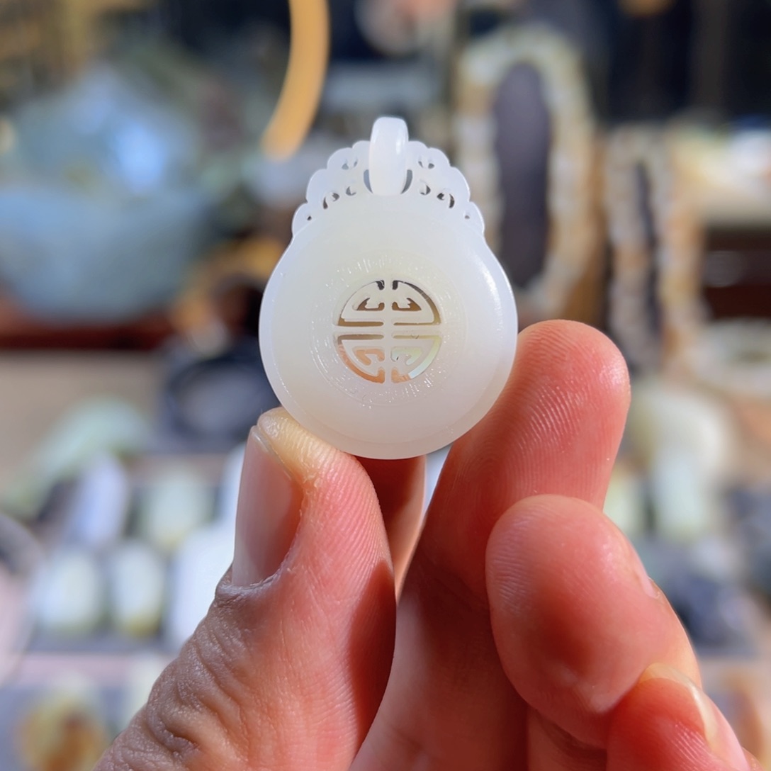 和田玉颈饰未镶嵌