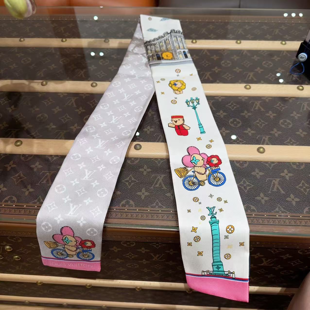 99新 LouisVuitton/路易威登 圣诞限定twilly丝巾尺寸:120x8cm