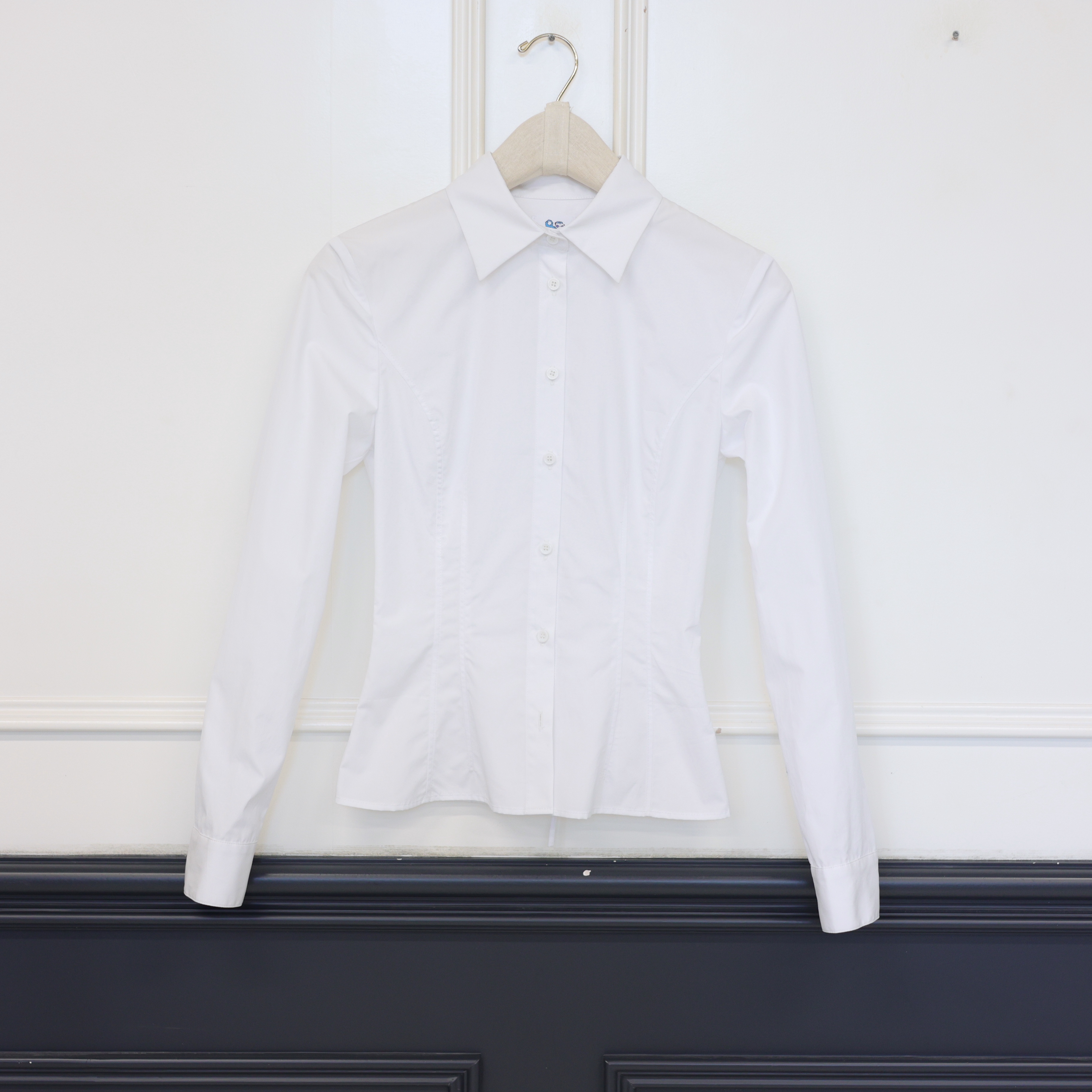 2509024【壁虎姐】GECKO新款 白色翻领修身后背系绳设计长袖衬衫