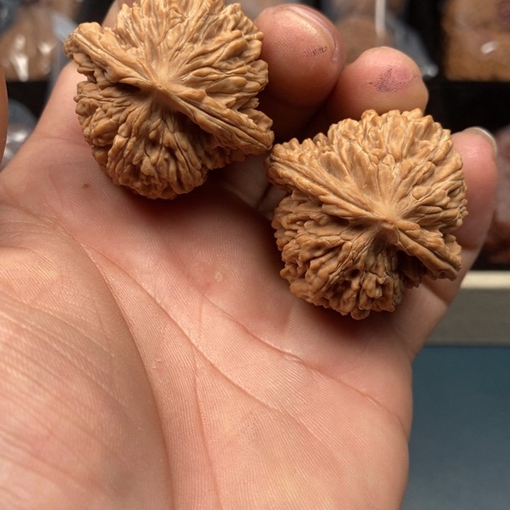 田***帅文玩核桃吊坠四座楼