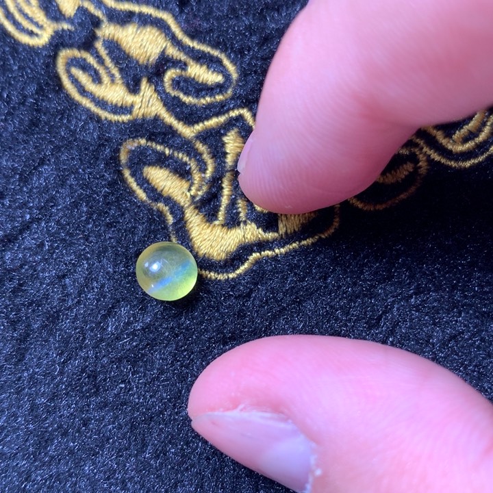 猫眼裸石未镶嵌Y**?裸石