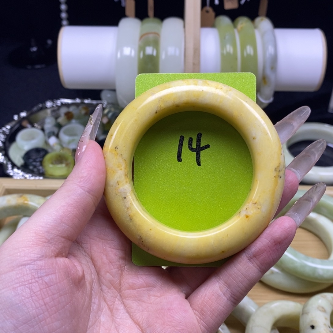 蛇纹石玉未镶嵌手镯52.3