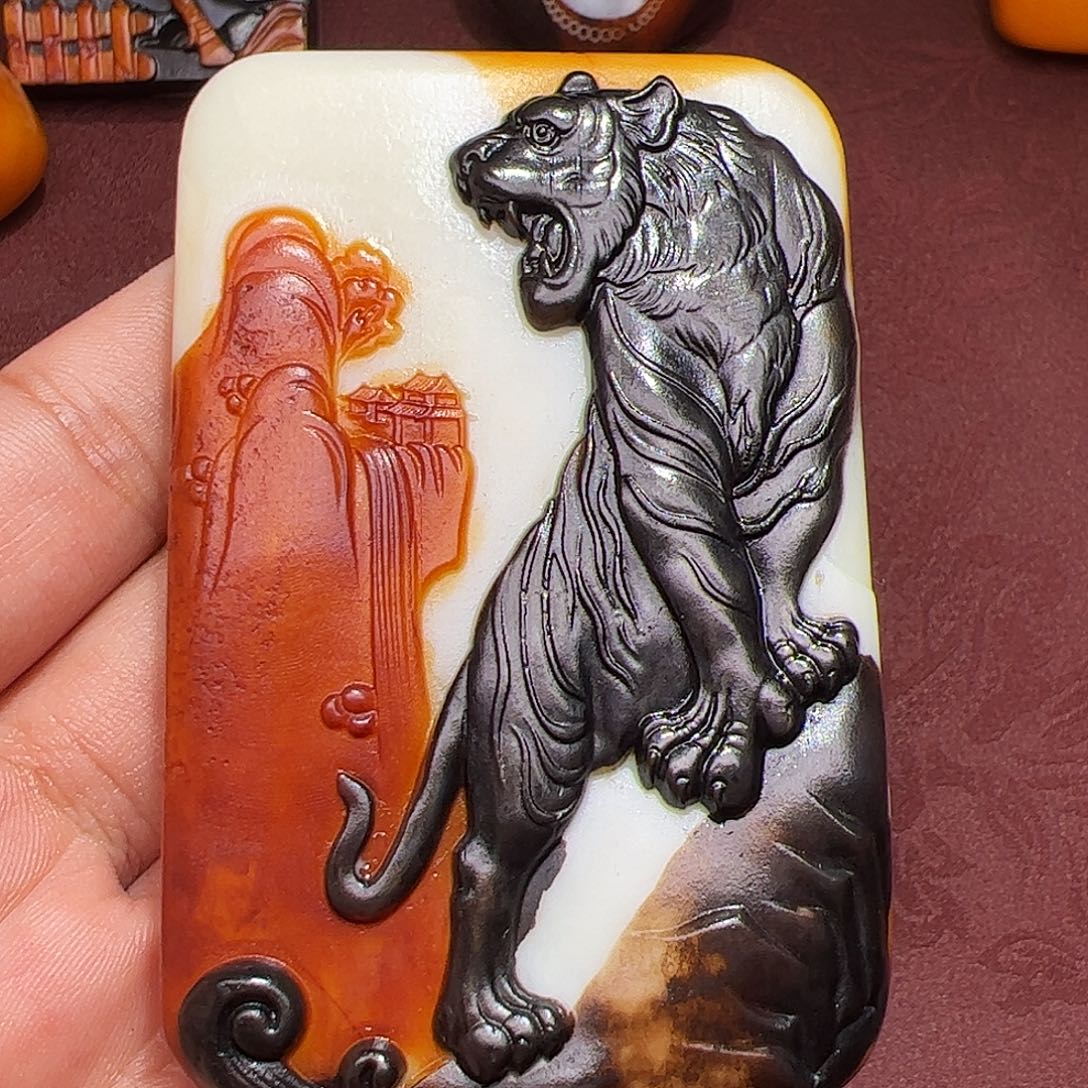 大***哥和田玉未镶嵌颈饰