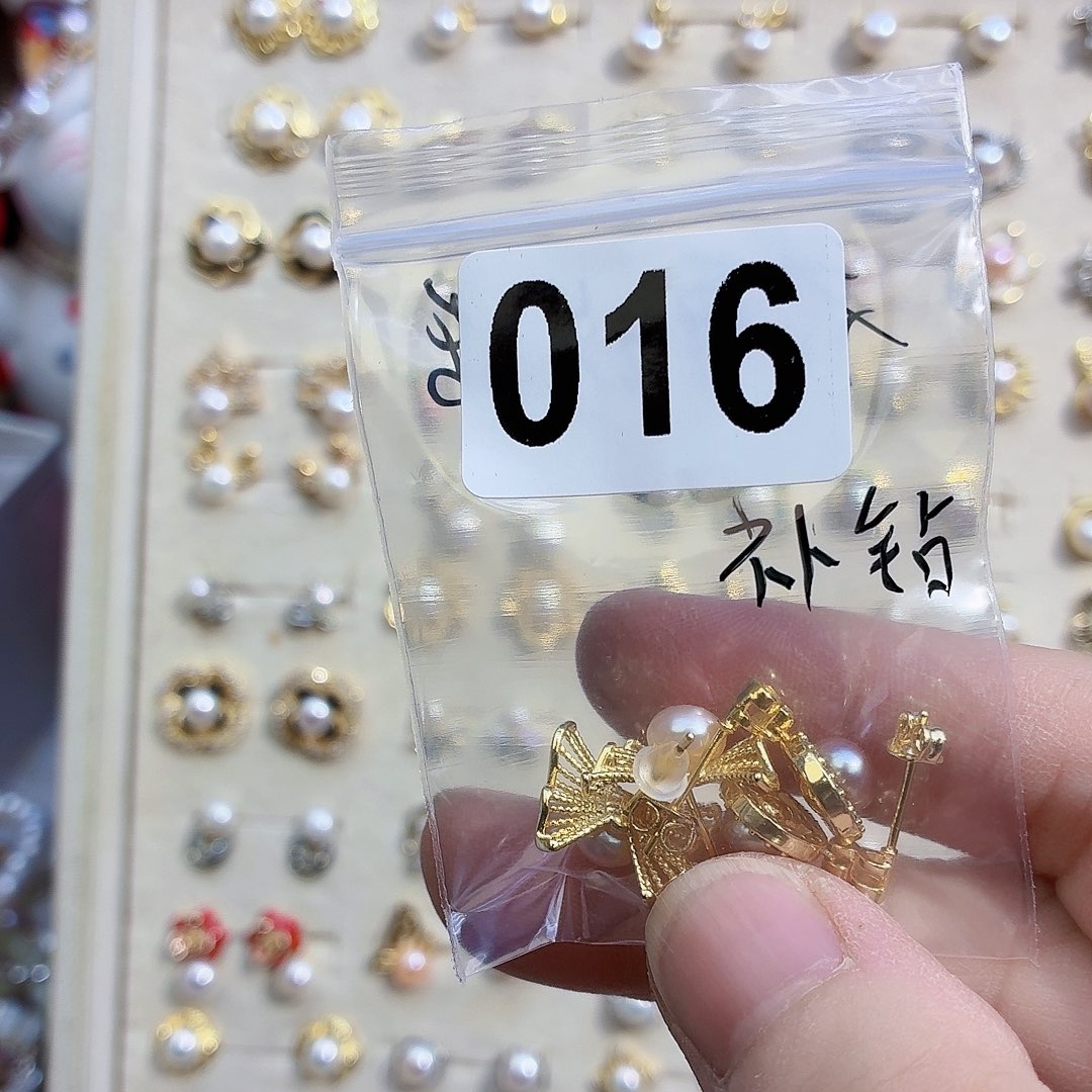 ᥫ****淡水珍珠耳饰合金