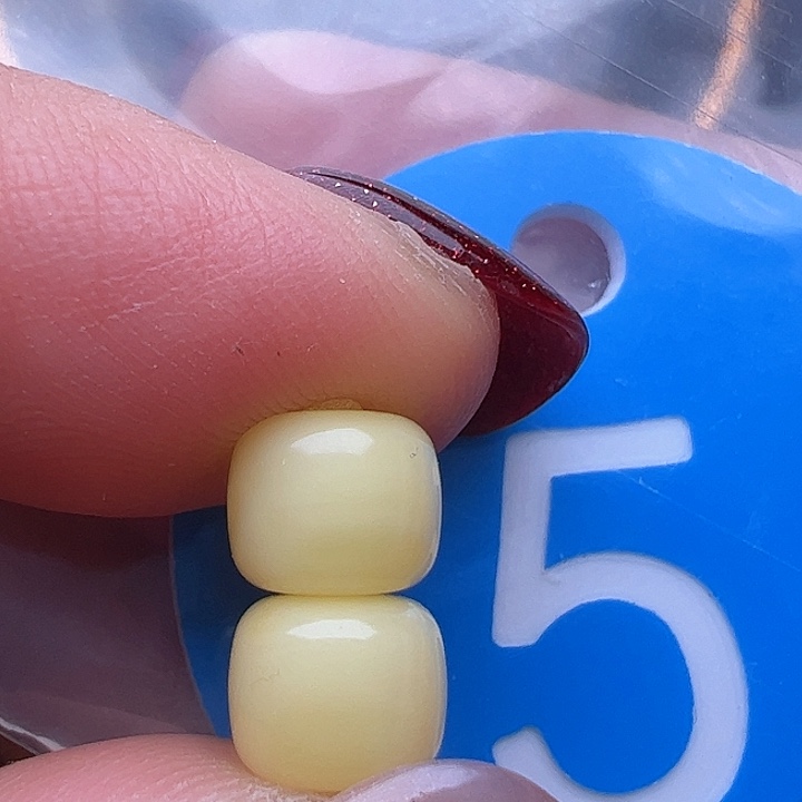 蜜蜡裸石未镶嵌7m m