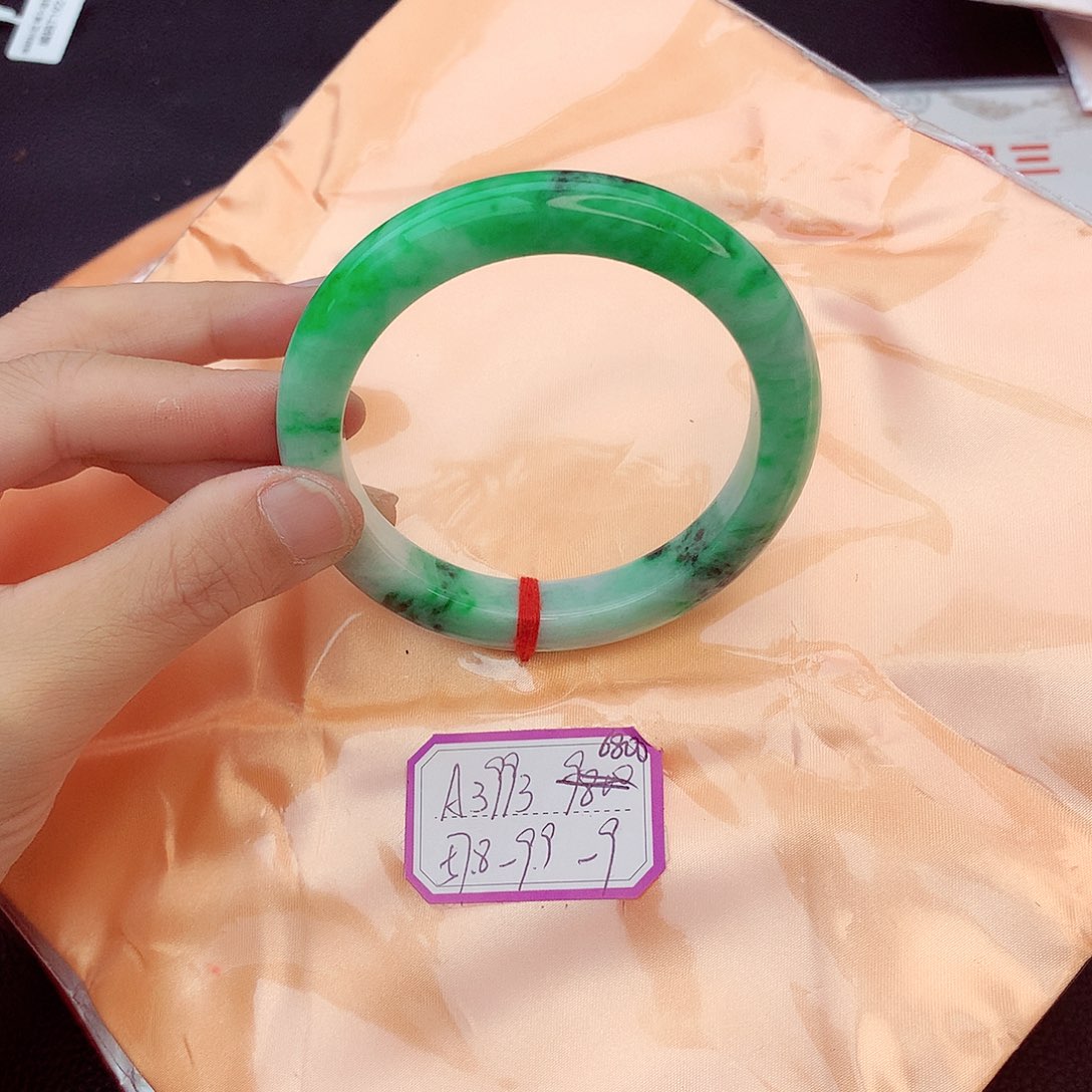 翡翠手镯未镶嵌s****0翡翠